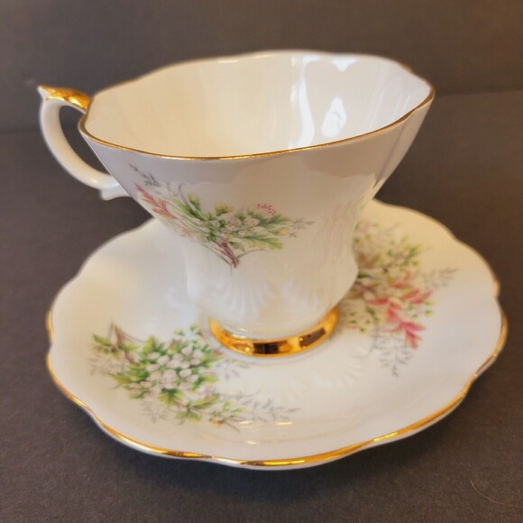 Vtg Royal Albert Friendship Hand Painted Floral Design Teacup And Saucer Set - Picture 4 of 10